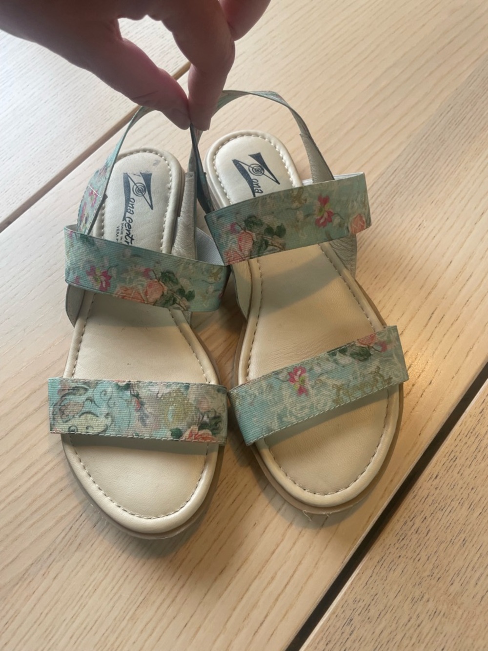 Zone Centro made in Italy floral sandals ladies double strap sandals size 6.5
